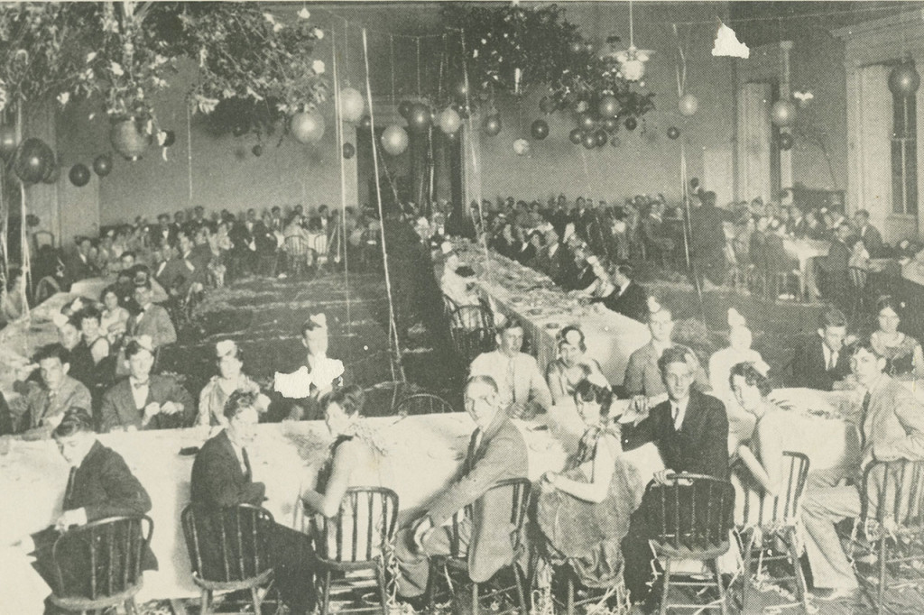 a pep supper event from 1927
