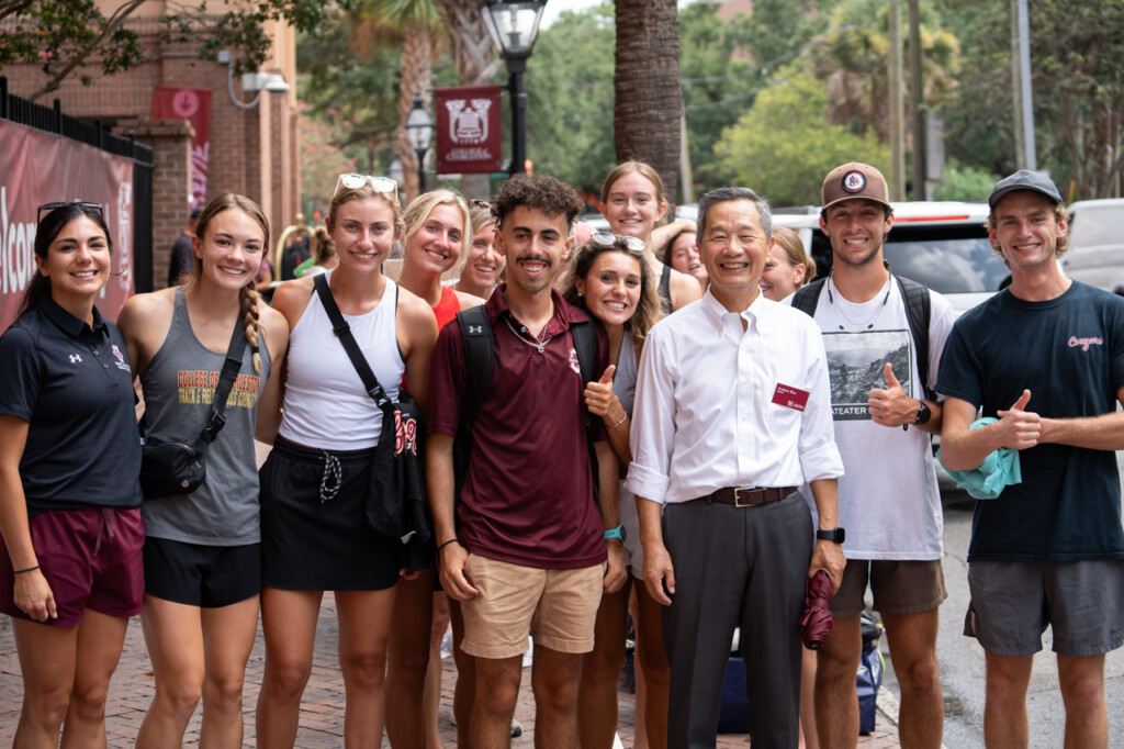 President Hsu welcomes back students to campus on move in day