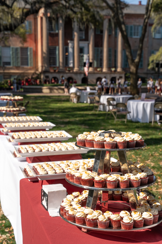 cupcakes in the cistern to celebrate cofc day 