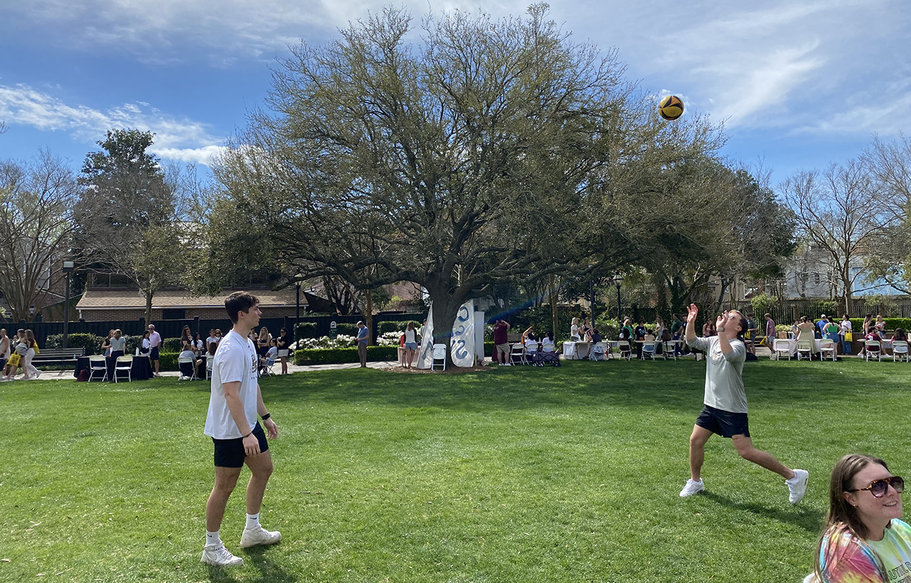 playing volleyball at Rivers Green on Admitted Student Day