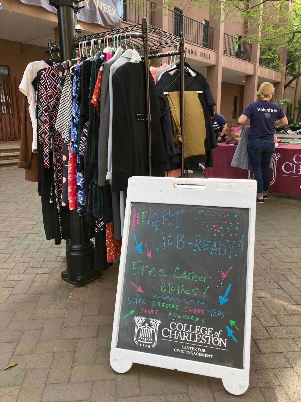 free clothing Pop-Up