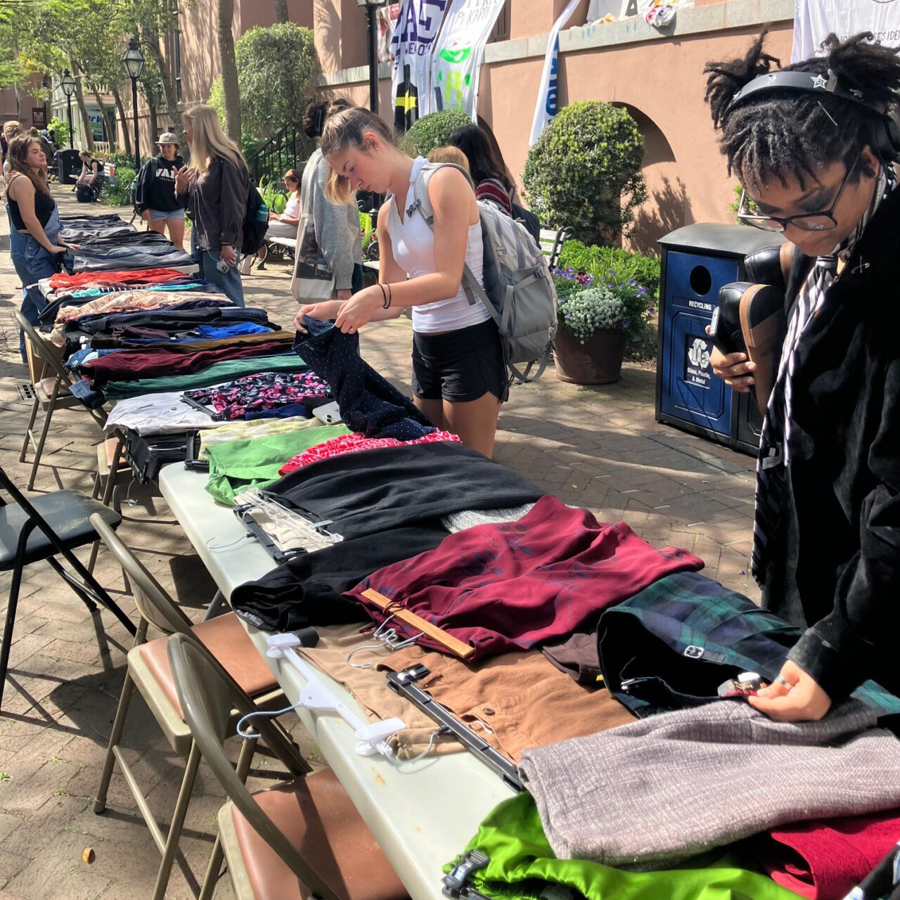 free clothing Pop-Up