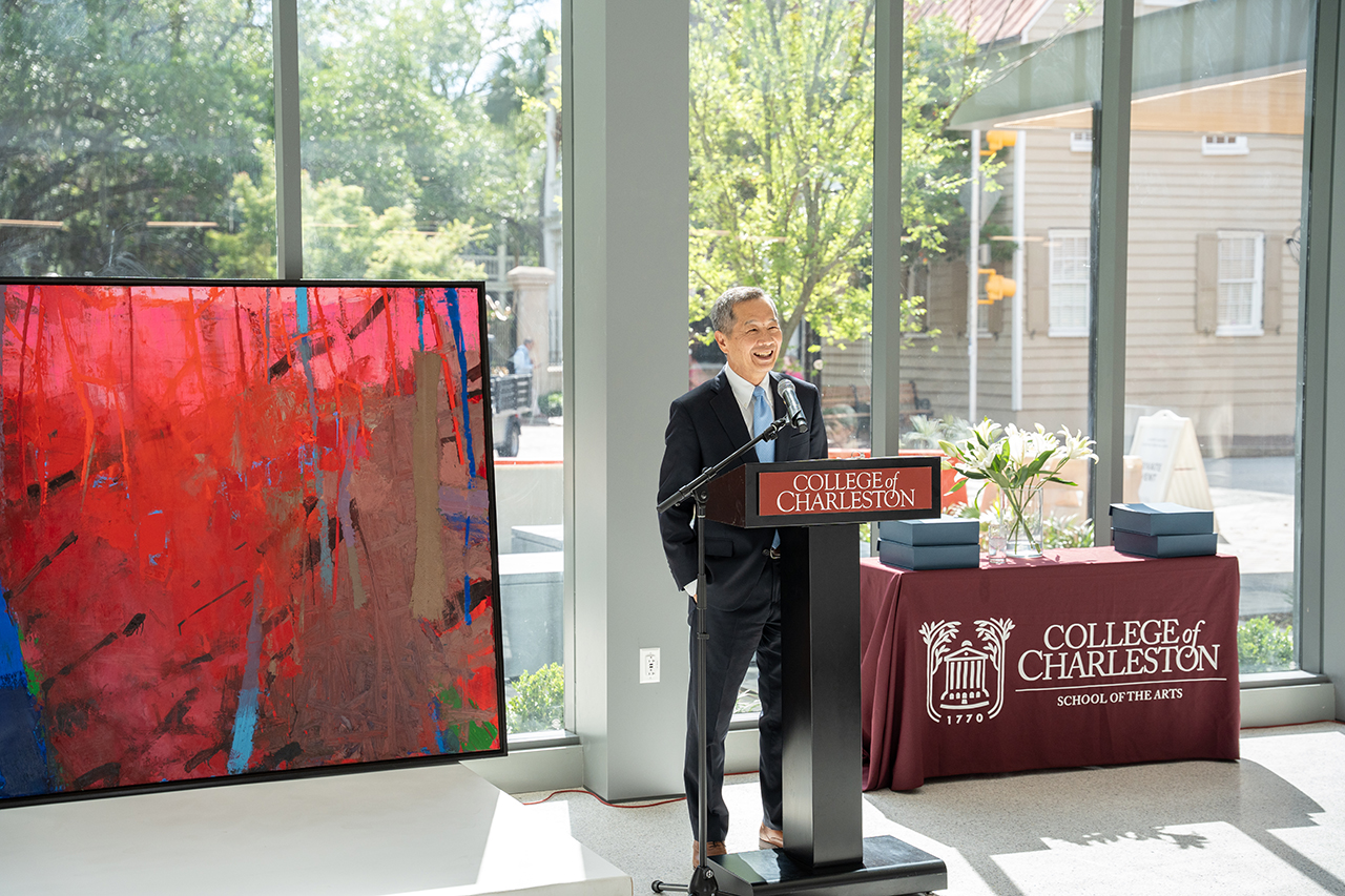 President Hsu welcomes group to the New Simons Center 