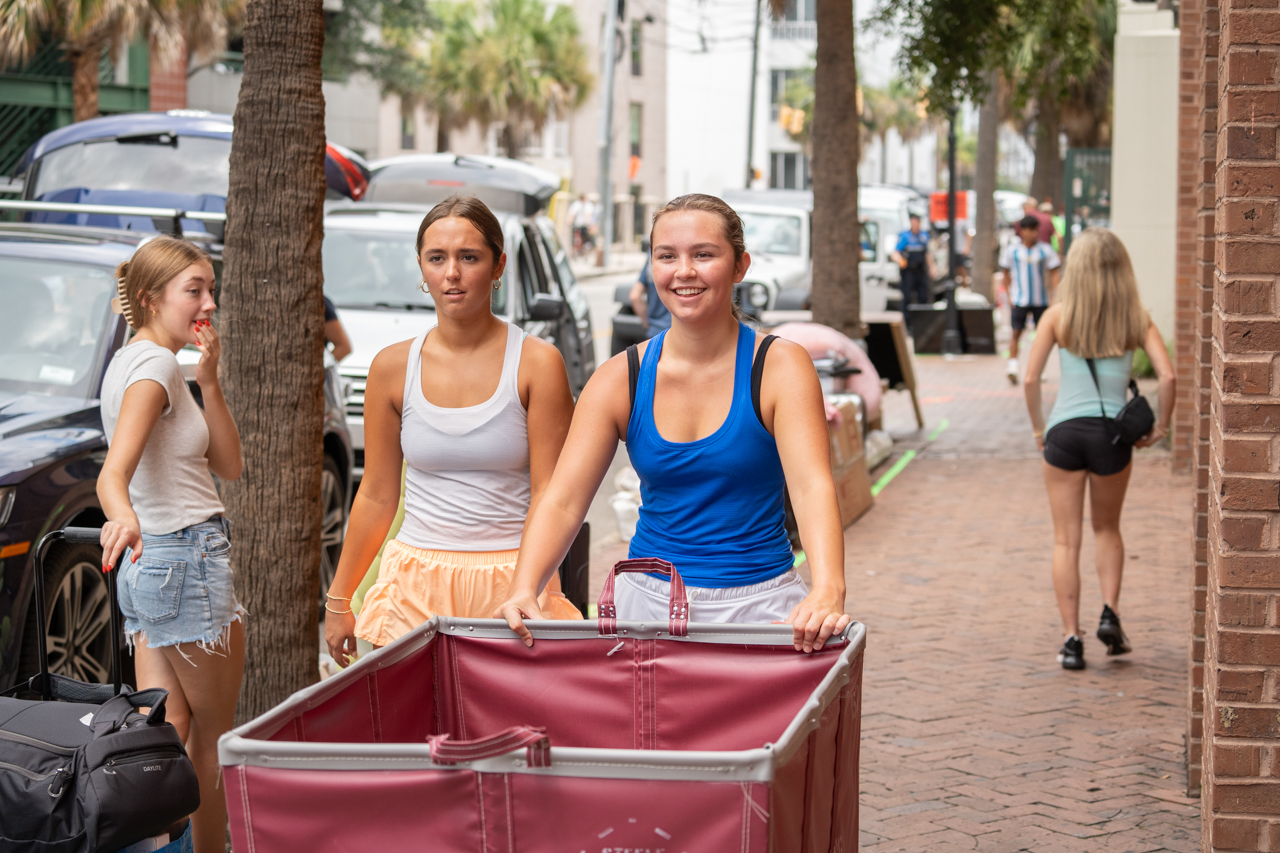 families help students move to their residence halls at the College of Charleston 