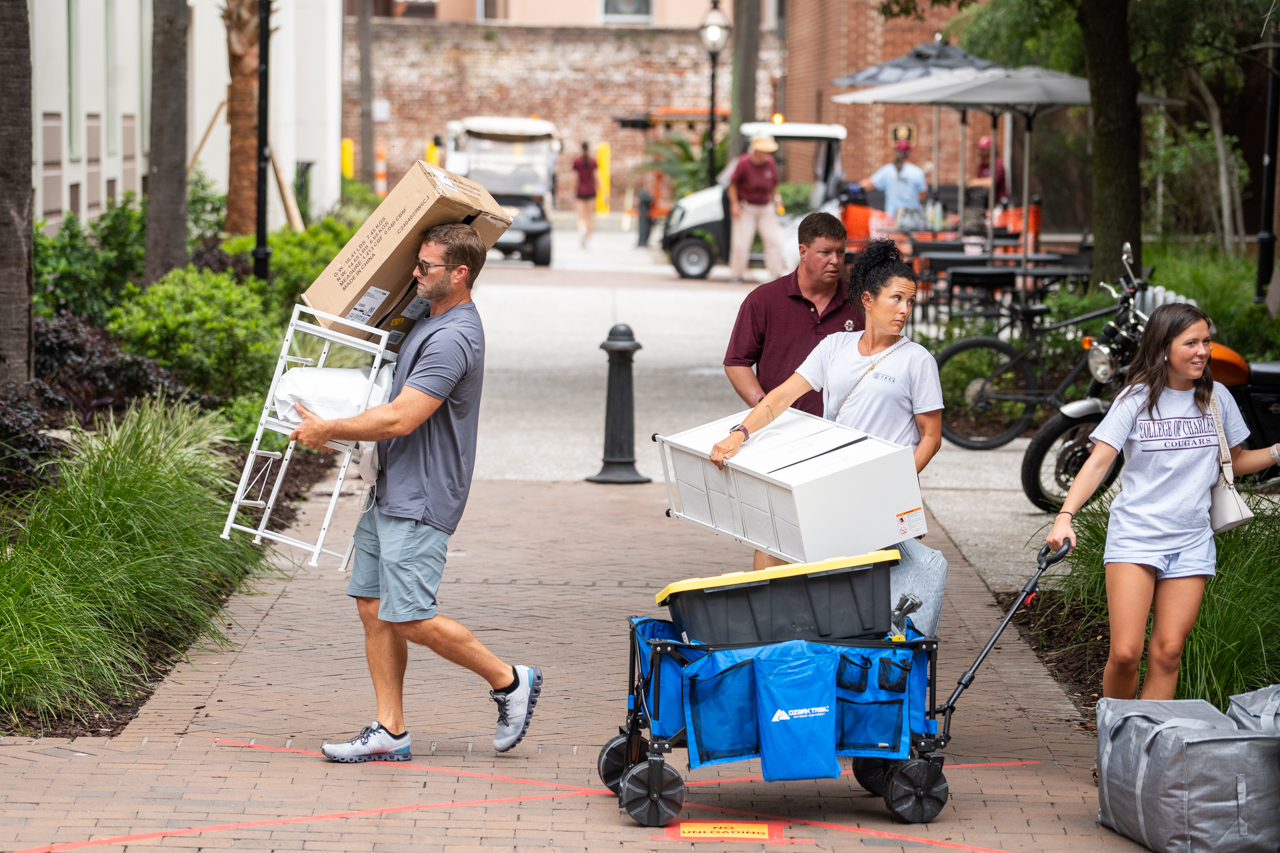 families help students move to their residence halls at the College of Charleston 