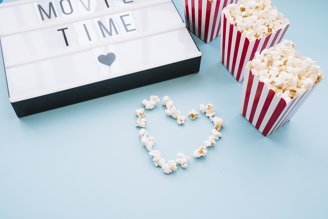 popcorn-box-with-cinema-sign