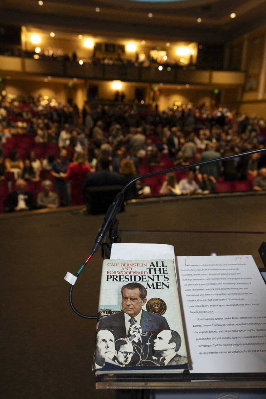 Carl Bernstein speaks at the college 