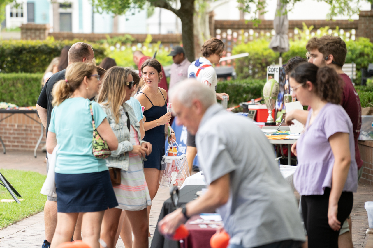 New Students gather on Rivers Green during Summer Orientation