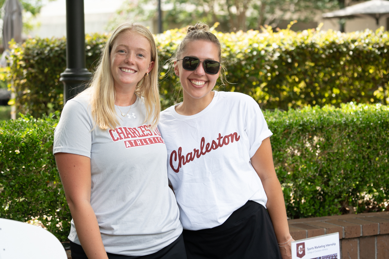 New Students gather on Rivers Green during Summer Orientation