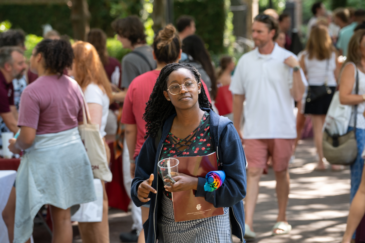 new students gather on Rivers Green to learn more about their upcoming year 