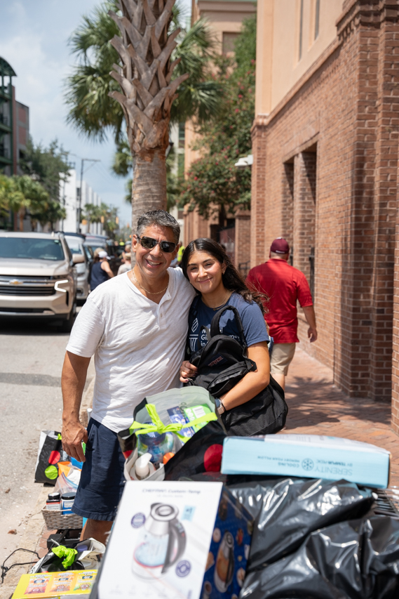Parents and friends help move In day on campus 