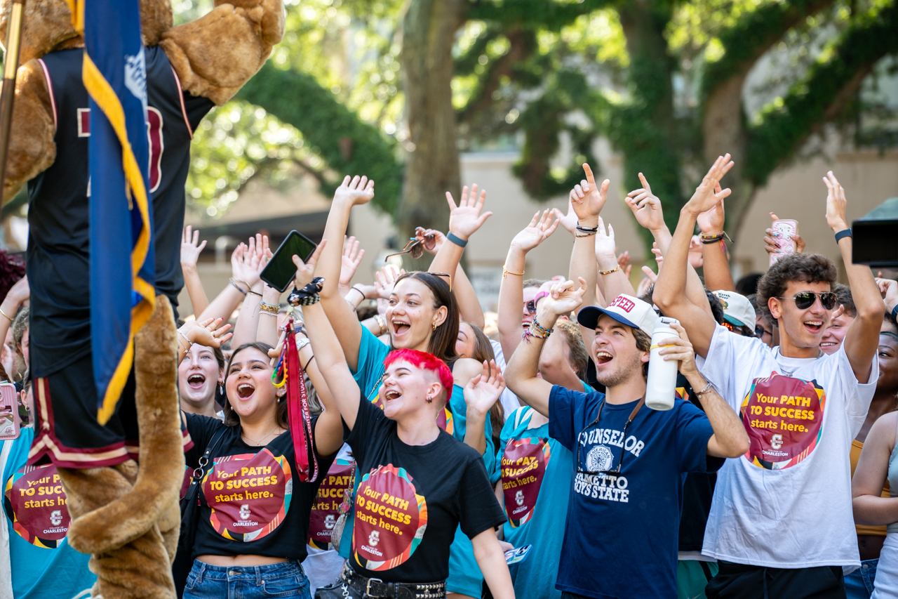 Freshmen attend Convocation to start off college 
