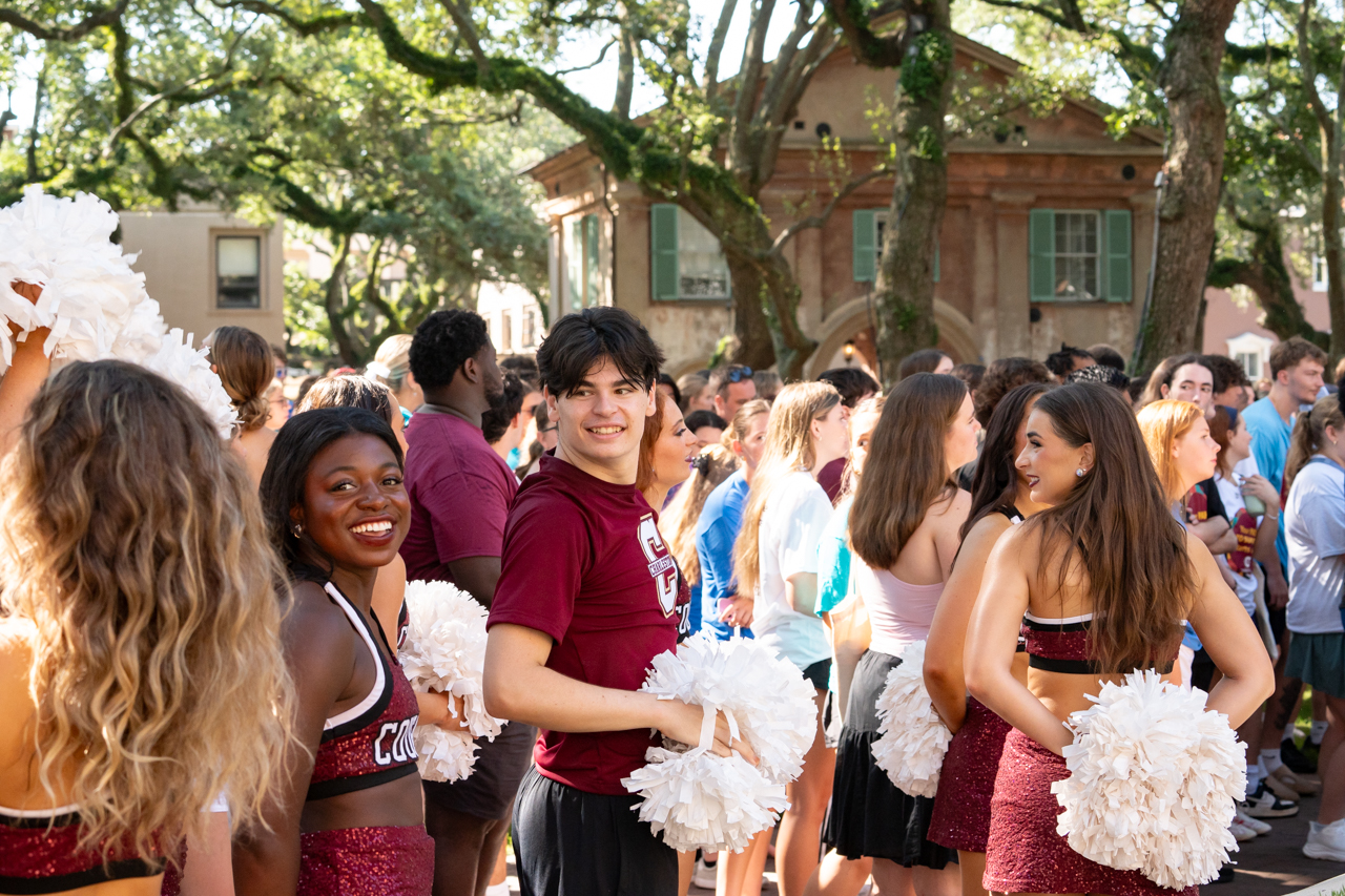 Freshmen attend Convocation to start off college 