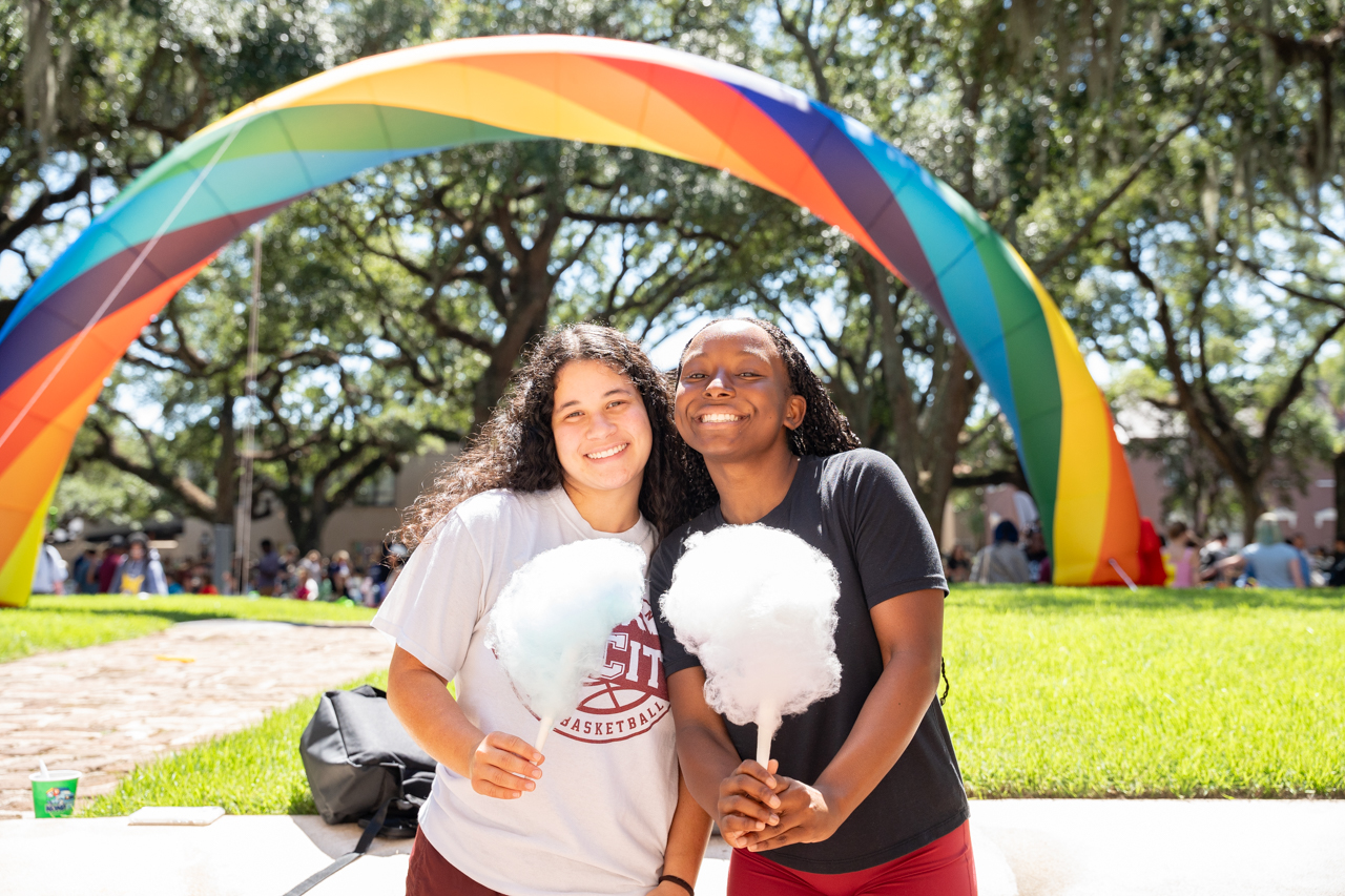 Students attend Best Fest activity fair to learn about what groups they can join on campus