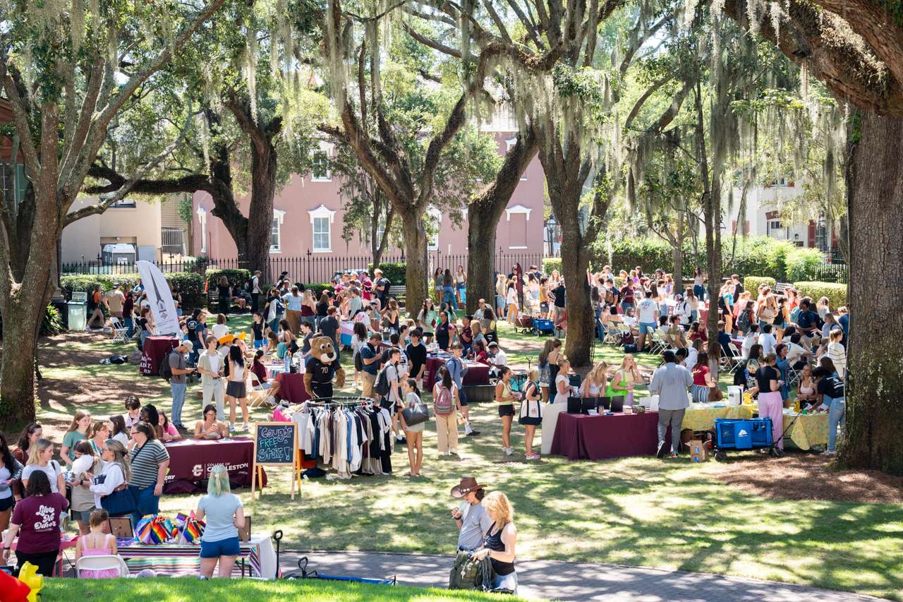 Students attend Best Fest activity fair to learn about what groups they can join on campus 