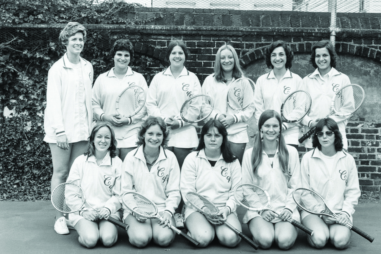 Joan Cronan with 1975 tennis team
